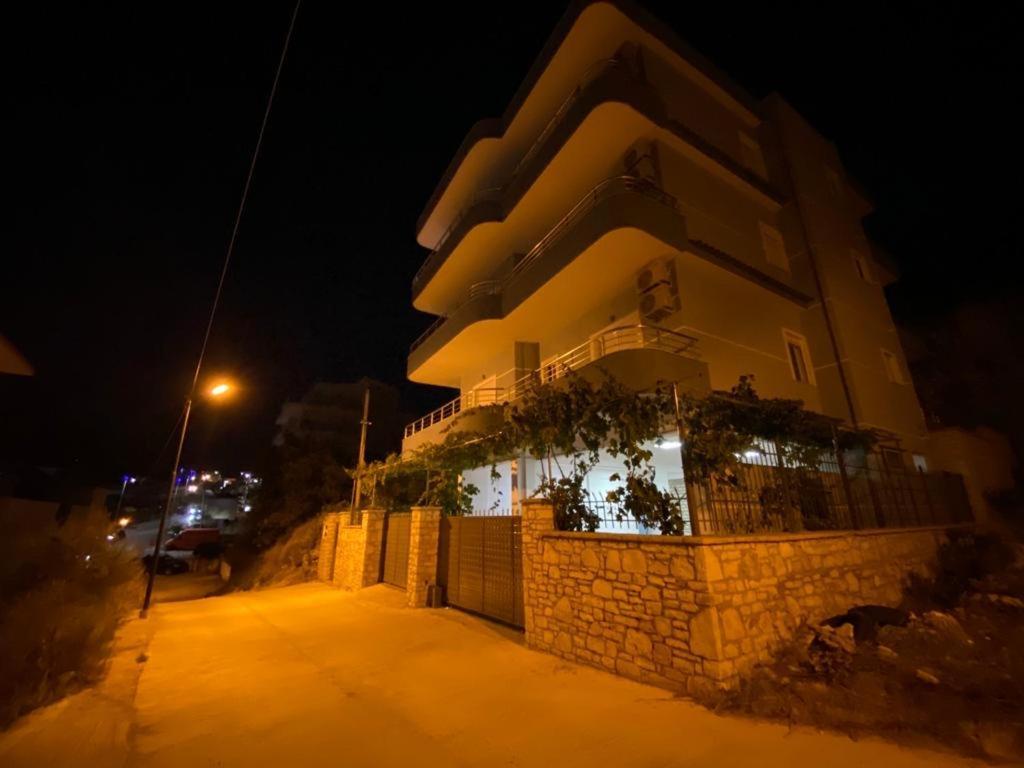 Sunmoon Apartments Sarande Bagian luar foto
